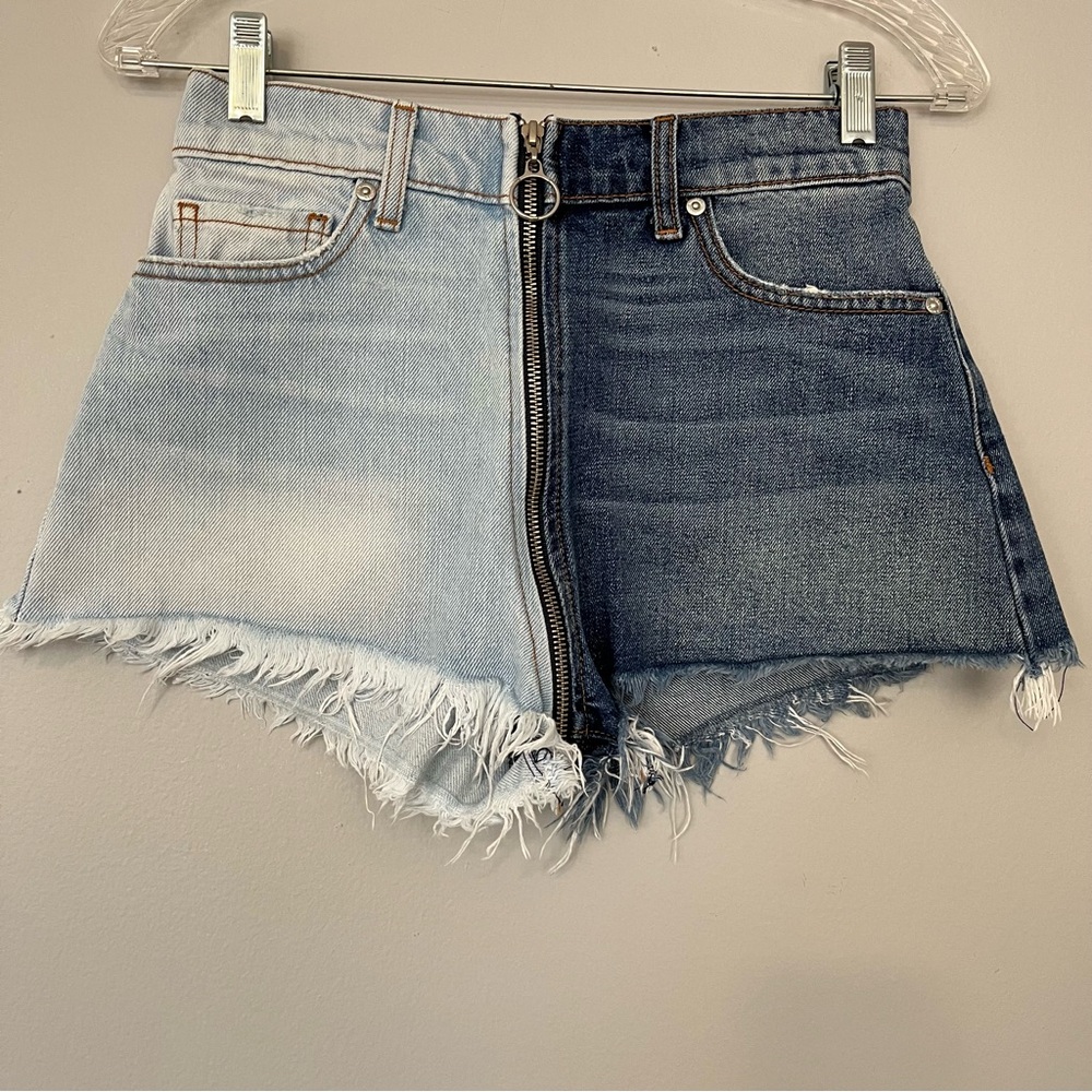 Revice Women’s Yin Yang Cut Off Jean Shorts 27 Two Tone Zipper High
Rise Raw Hem